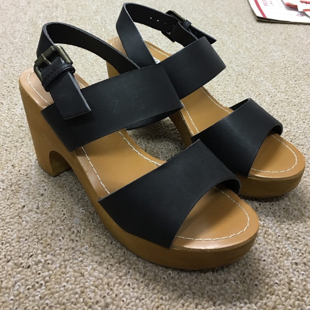 Platform sandals