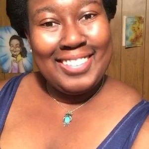 Meet your Posher, Lori