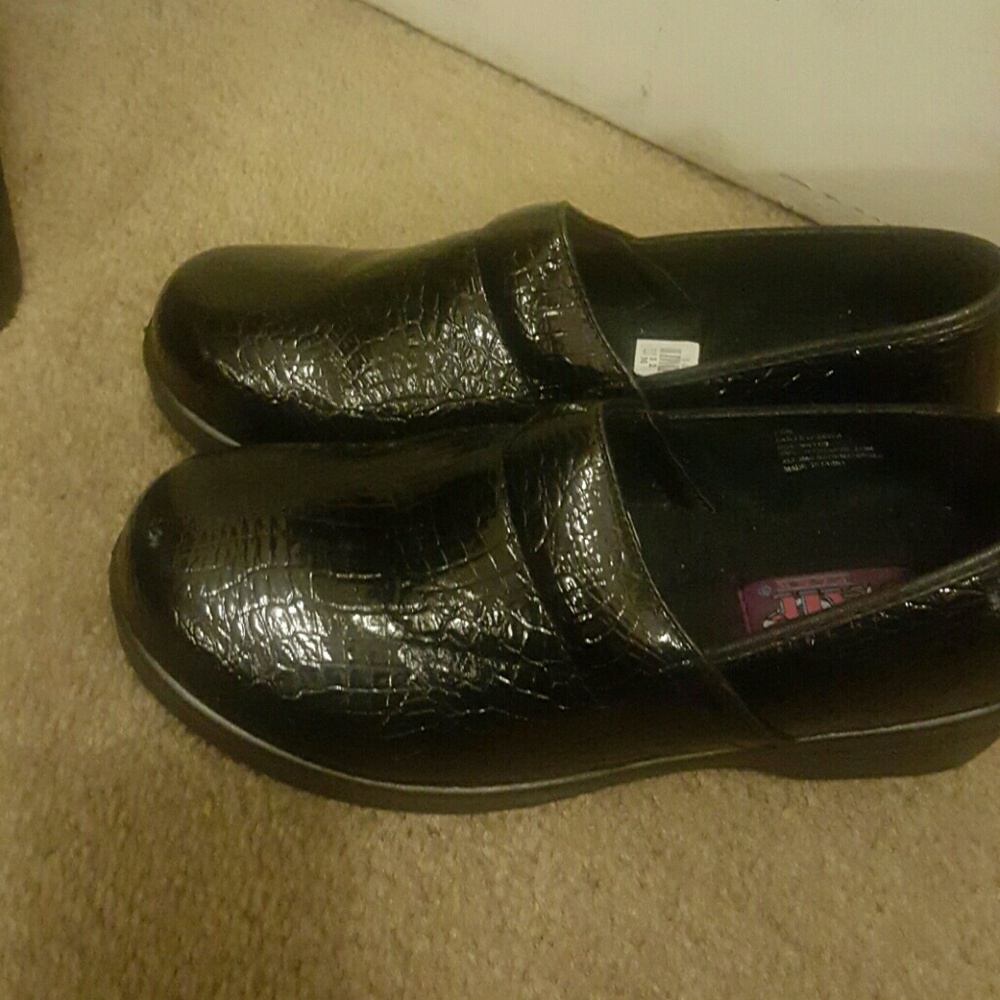 Hospital shoes clogs