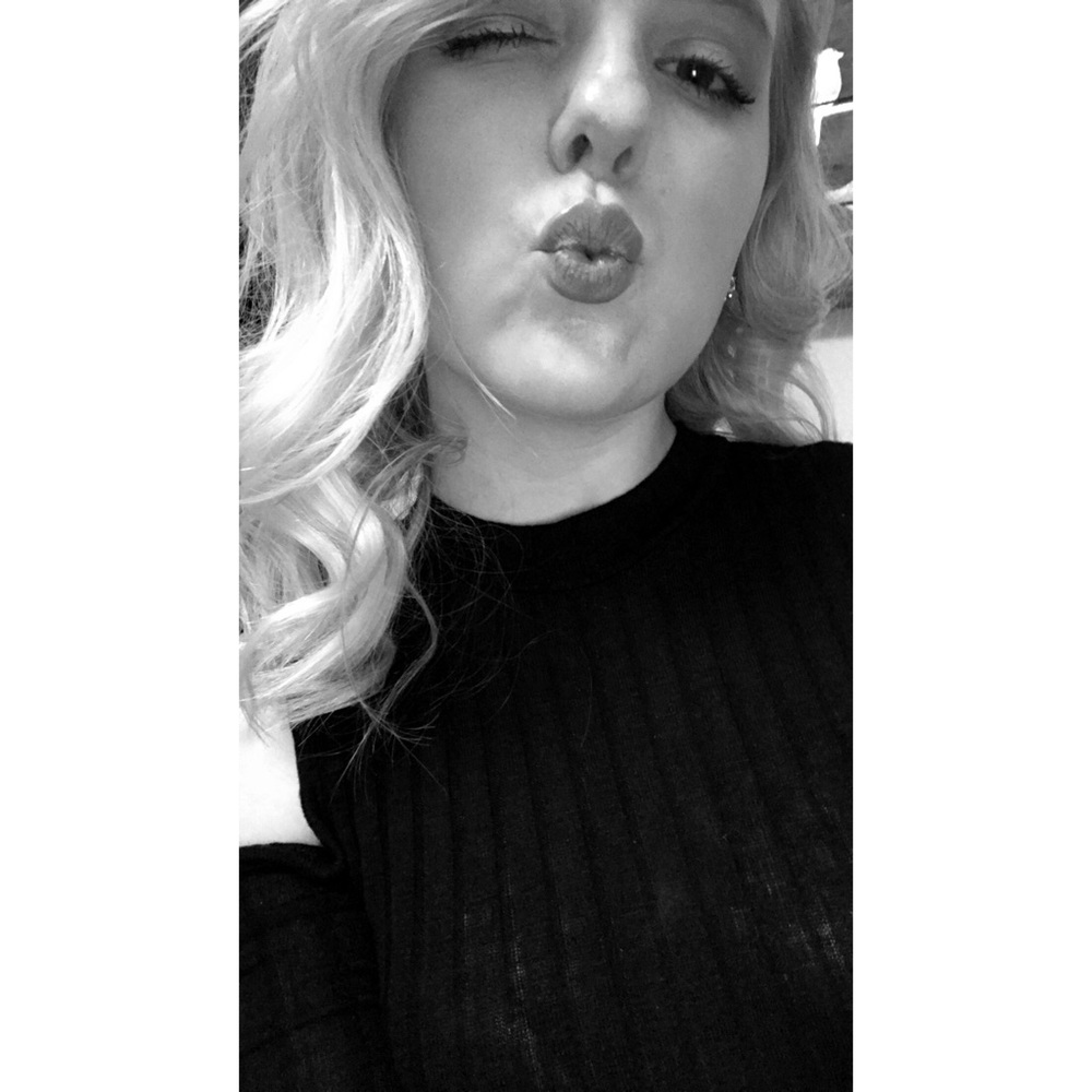 Meet your Posher, Brooke