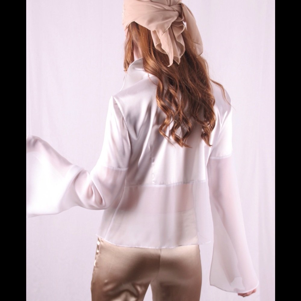 Satin and chiffon flair sleeve shirt in white - Picture 4 of 4