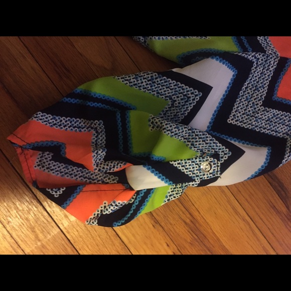 Chevron BRIGHT colored  polyester 3/4 sleeve top - Picture 2 of 3