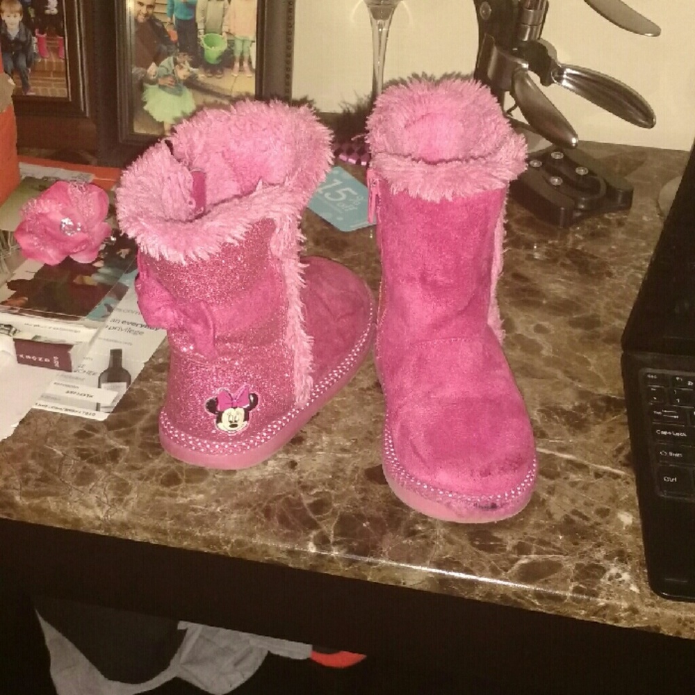 Pink winter boots