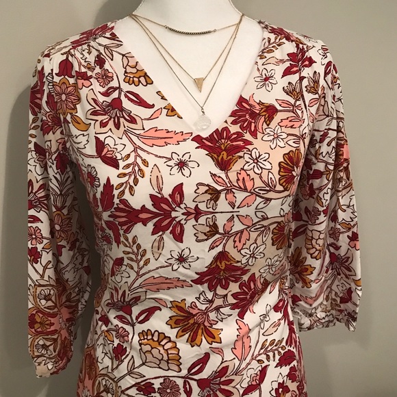 Old Navy Red/Gold Floral Dress. Size XS - Picture 2 of 4