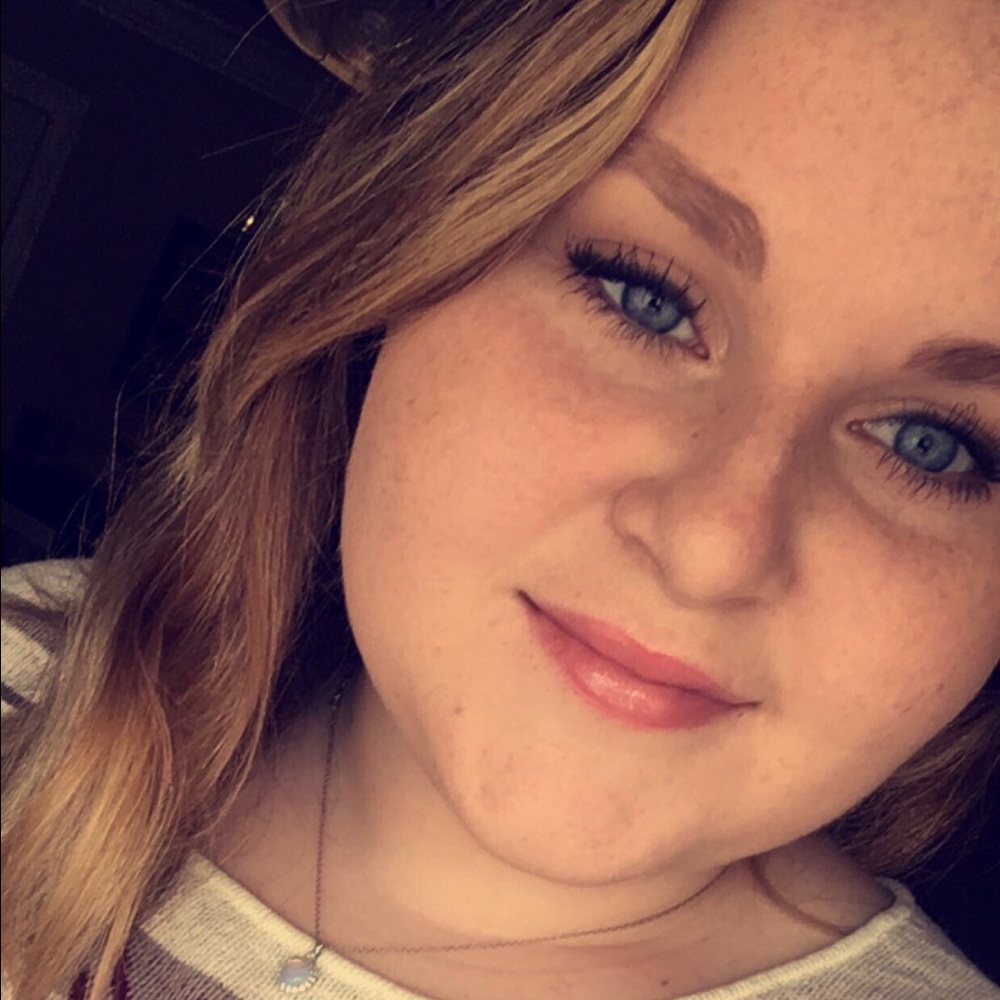 Meet your Posher, Hannah