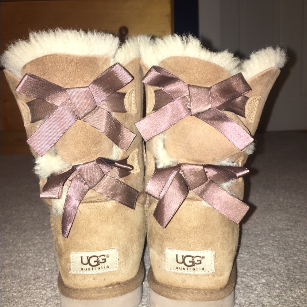 Classic short bailey bow uggs