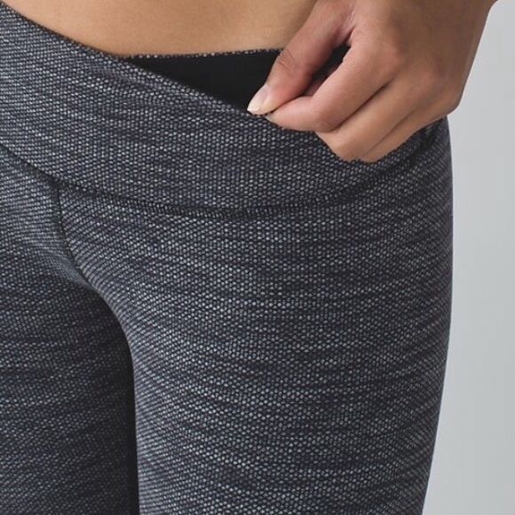 Lululemon Wunder Under II Crops - Picture 3 of 5