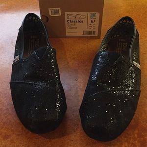 TOMS size 8.5 black glitter