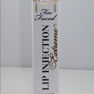 Too Faced Lip Injection extreme