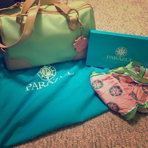 Parazul green leather bag with a scarf
