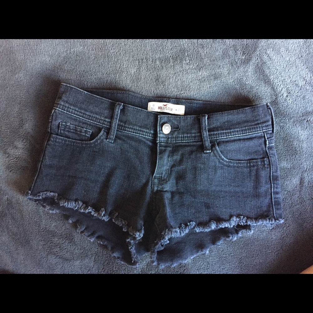 black hollister shorts