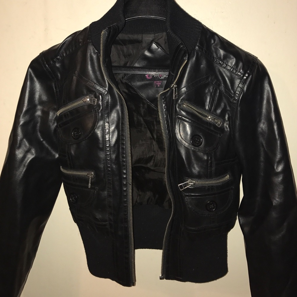 Black cropped faux Leather jacket
