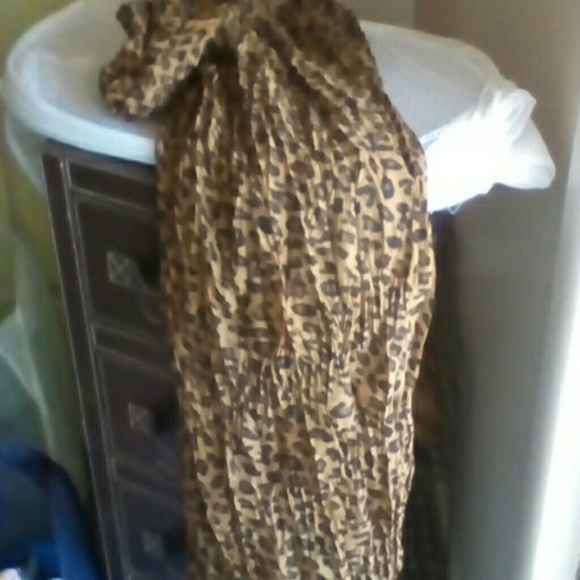 Scarf - Picture 2 of 3