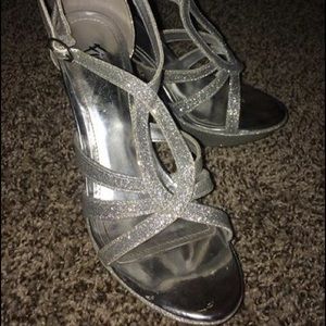 Fioni silver heels