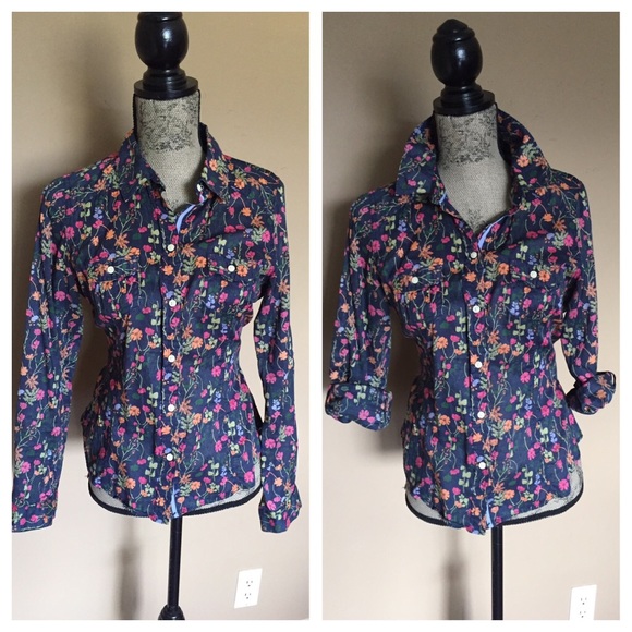 Old Navy Tops - Floral Blouse