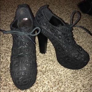 Forever 21 lace chunky heels