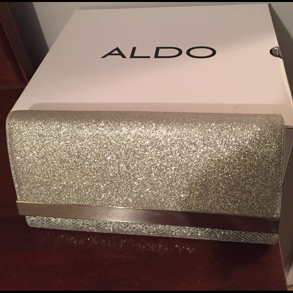 Silver glitter clutch 👛