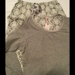Izod white and grey 2 piece pj set