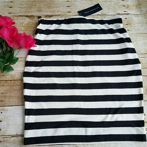 French connection cream and black skirt