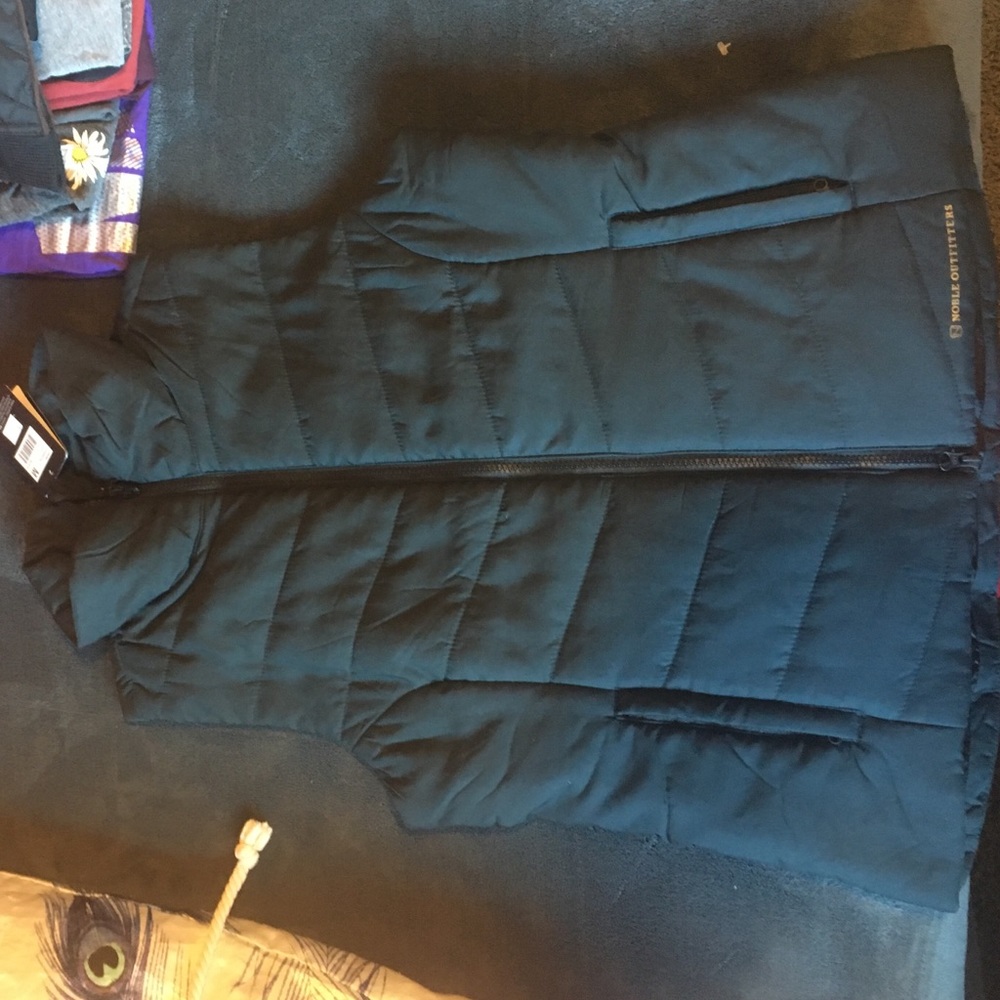Black noble outfitters vest