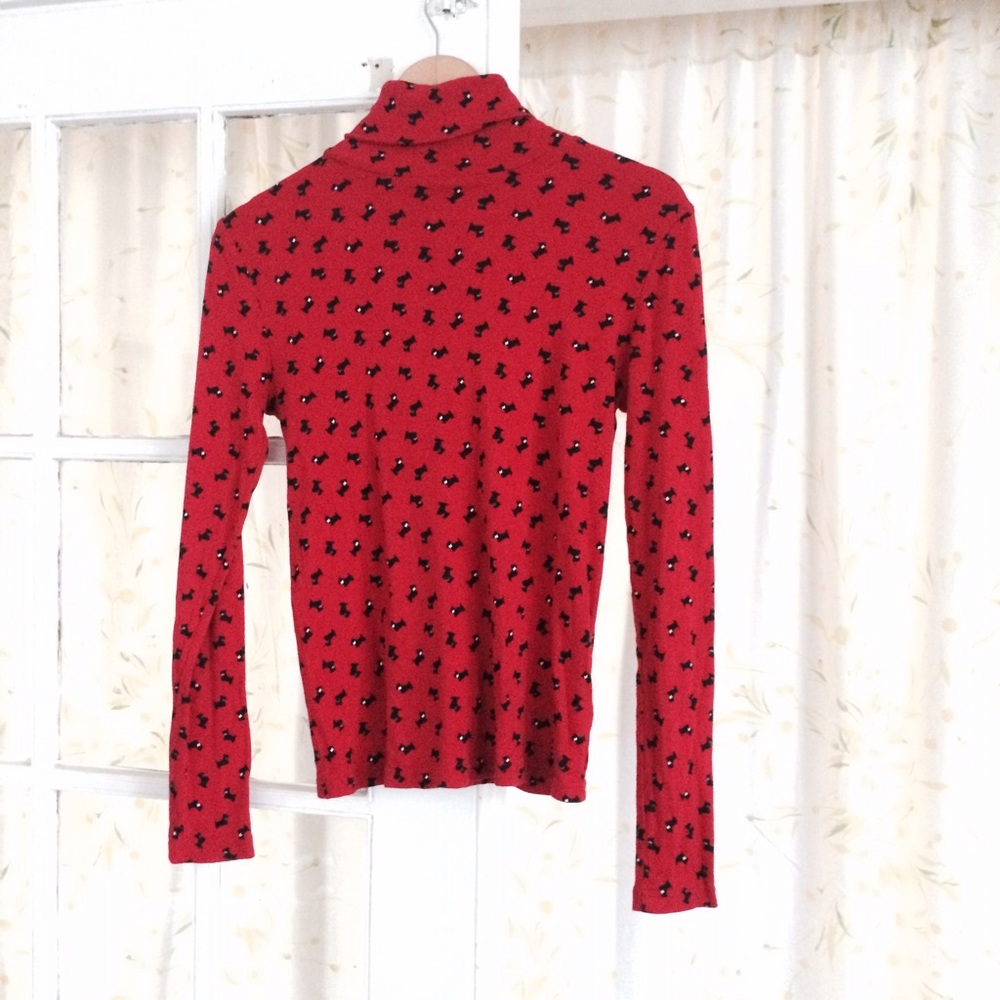 Red turtle neck w Scottie dogs 😍