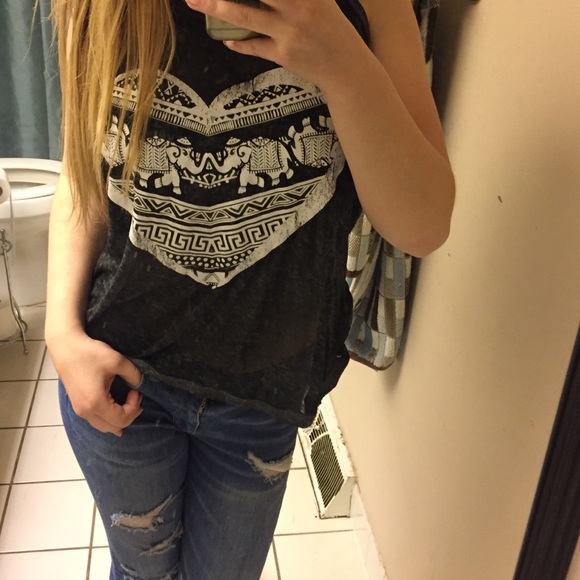 Heart Elephant patterned Tank - Picture 4 of 4