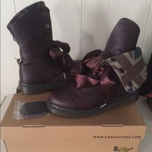 Dr. Martens Aimilie