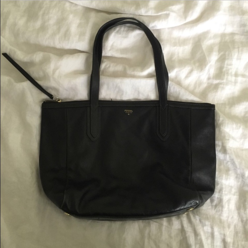 Black leather fossil tote bag