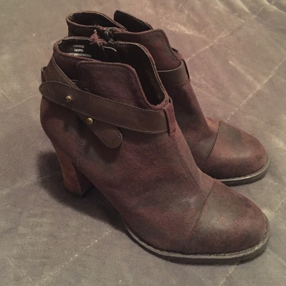 Crown Vintage heeled booties