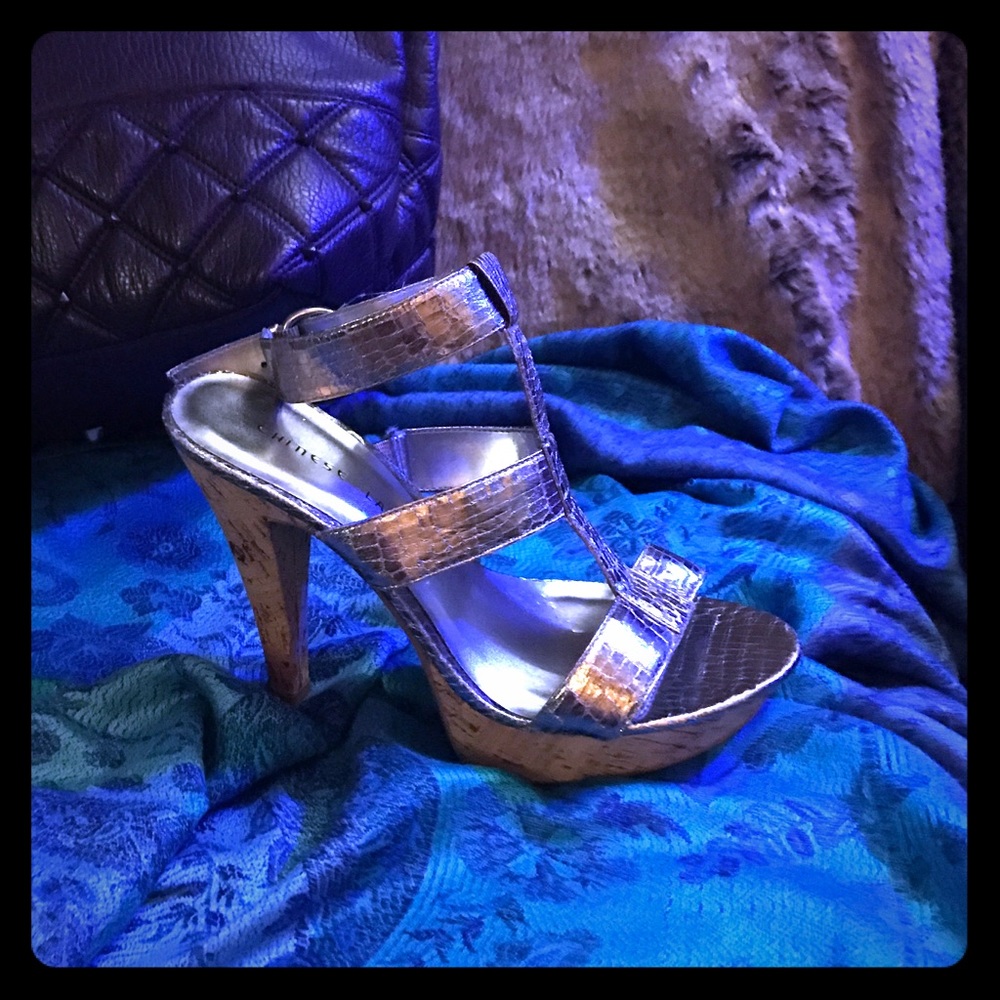 Chinese Laundry silver embossed leather Heel💋