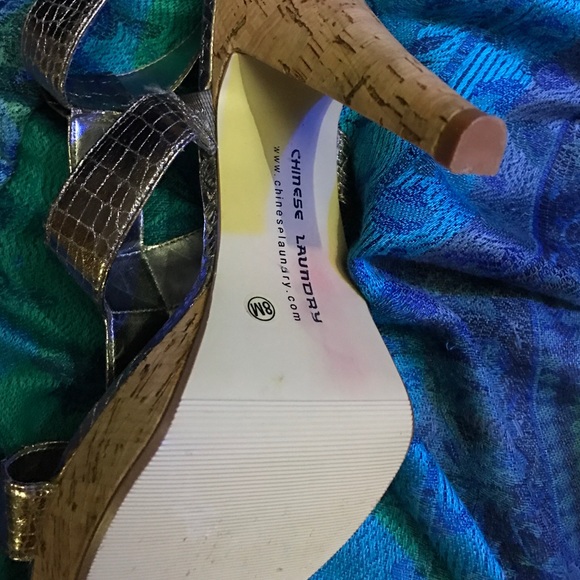 Chinese Laundry silver embossed leather Heel💋 - Picture 4 of 4