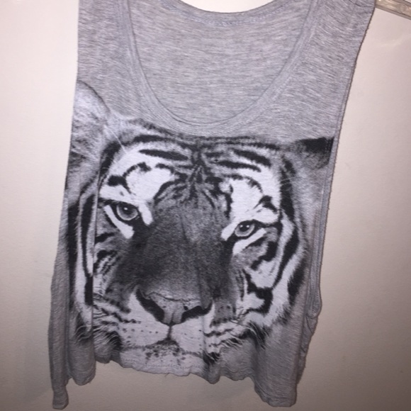 Tiger Crop Top - Picture 1 of 3