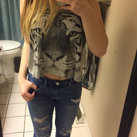 Tiger Crop Top - Picture 3 of 3