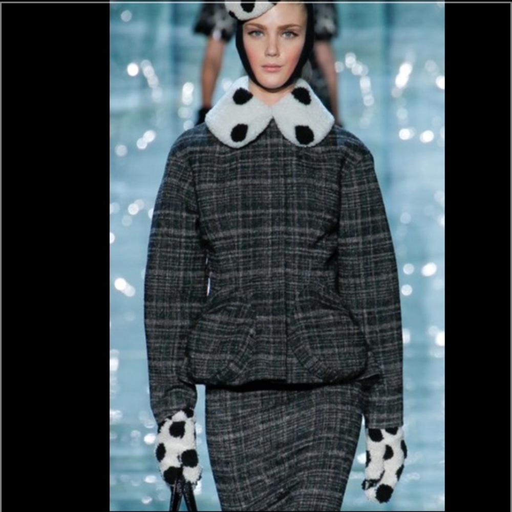 Marc Jacobs runway FW 2011 jacket with collar