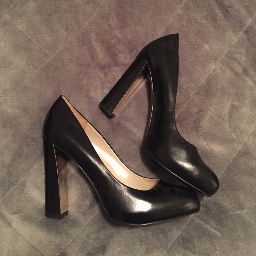 Black Nine West pumps