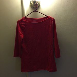 Red quarter sleeve shirt