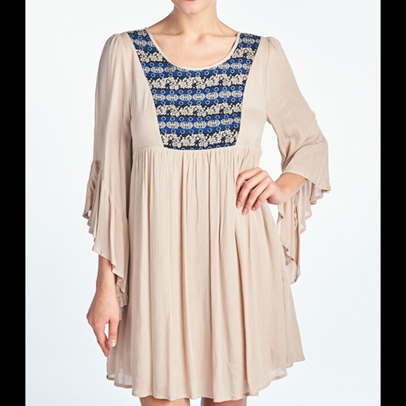 Flutter Sleeve Embroidered Dress- M - Picture 6 of 8