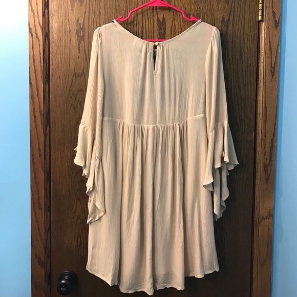 Flutter Sleeve Embroidered Dress- M - Picture 4 of 8