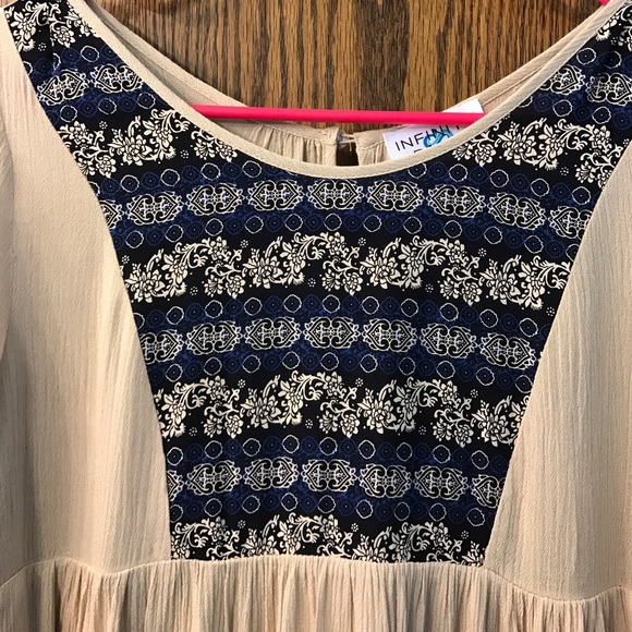 Flutter Sleeve Embroidered Dress- M - Picture 5 of 8