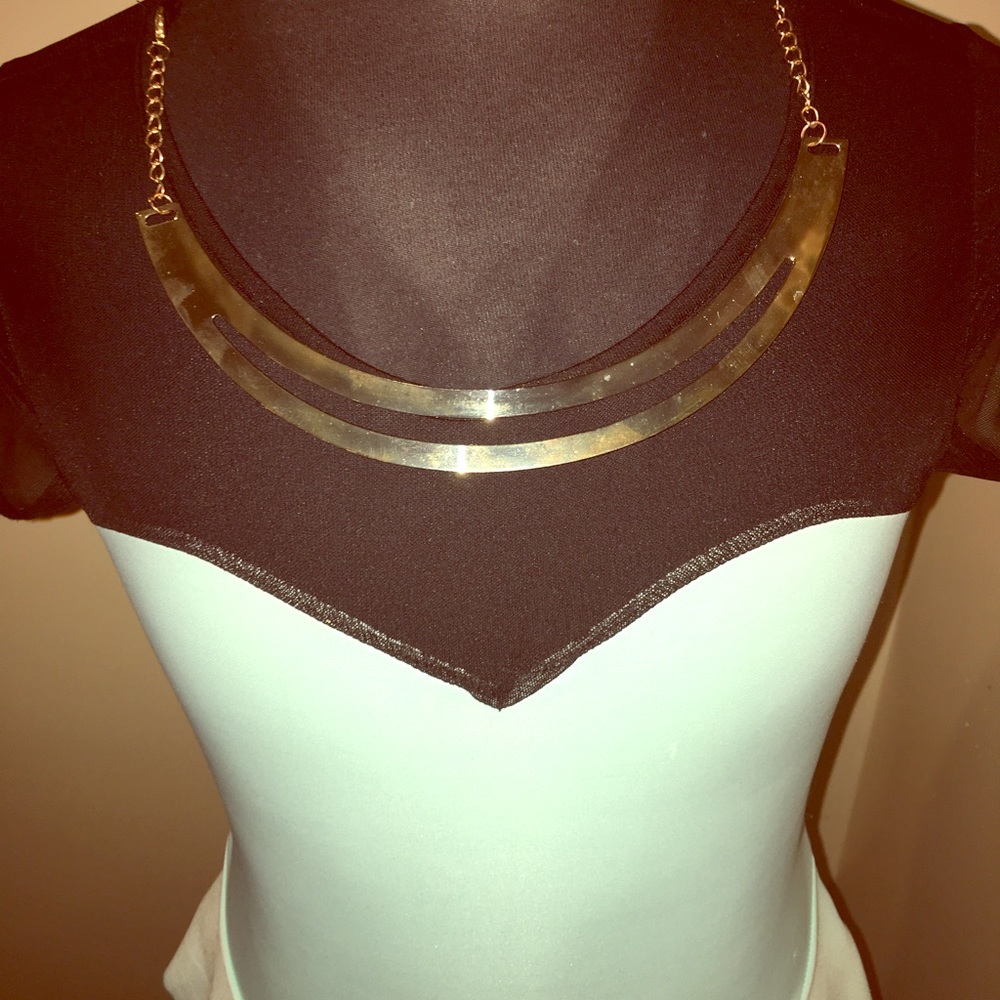 Romantic Mint green mesh peplum top &gold necklace