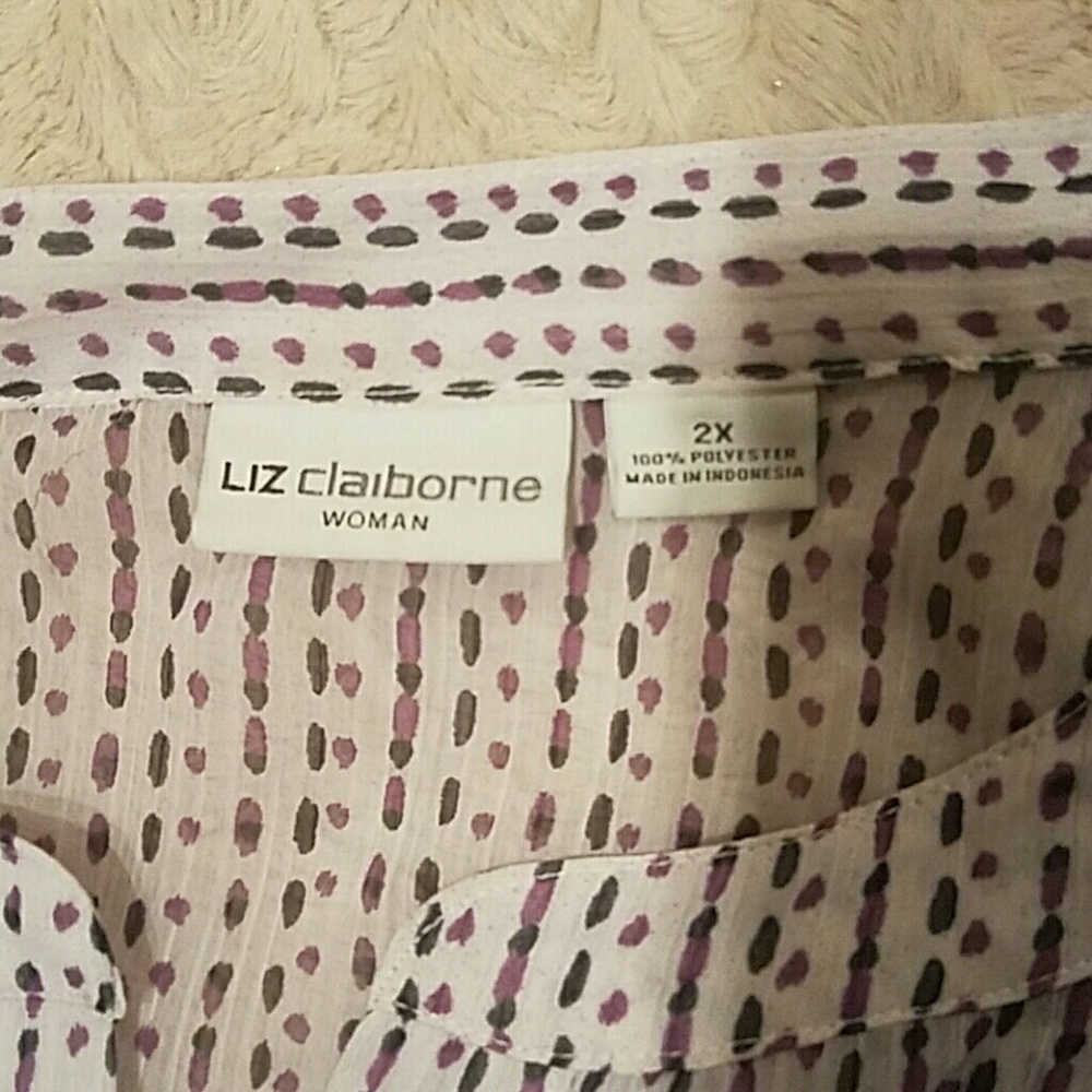 Dot Pattern Blouse - Picture 3 of 4
