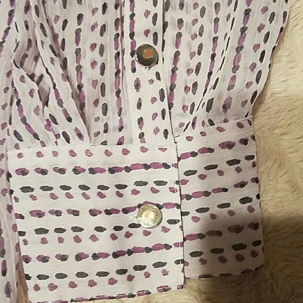 Dot Pattern Blouse - Picture 4 of 4