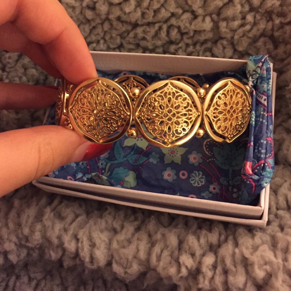 Gold detailed bracelet