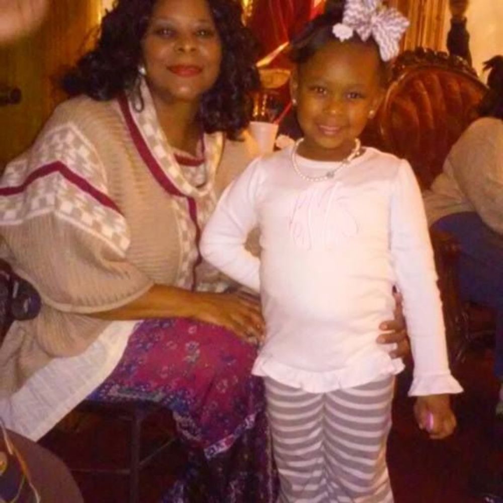 Meet your Posher, Sharon