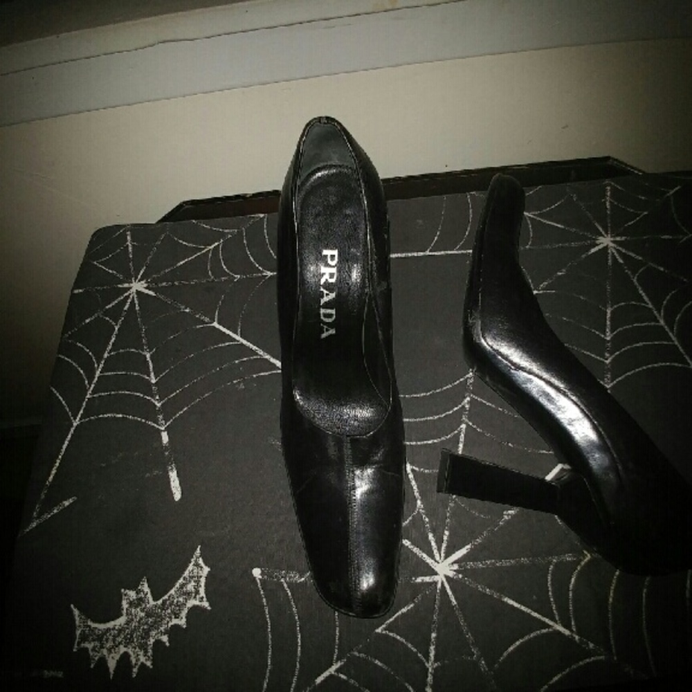 Black Prada Pump