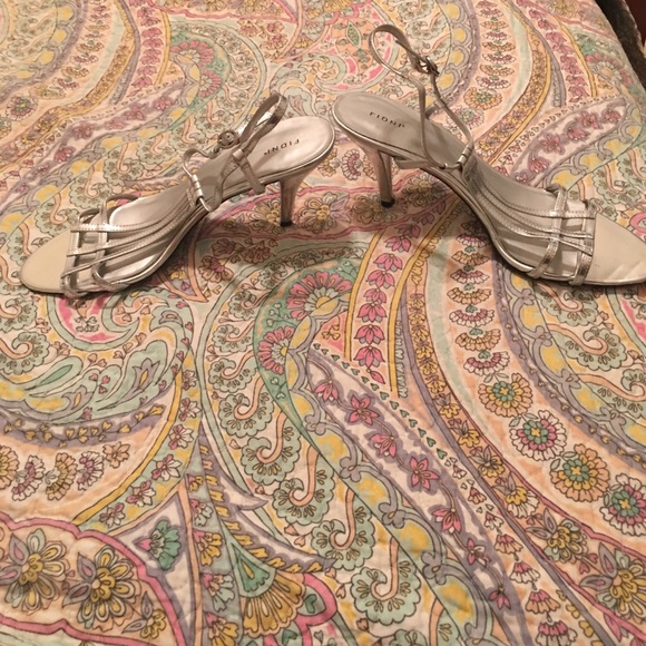 Formal Shoes - Picture 3 of 3