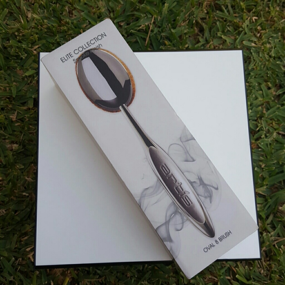 New Artis OVAL 8 BRUSH ELITE COLLECTION