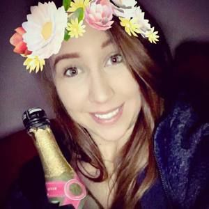 Meet your Posher, Danielle