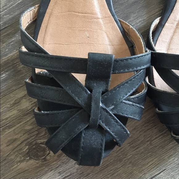 Black flats - Picture 2 of 4