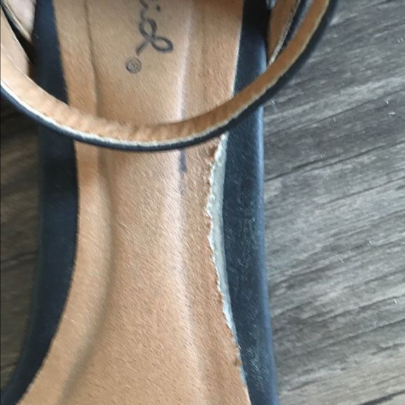 Black flats - Picture 3 of 4